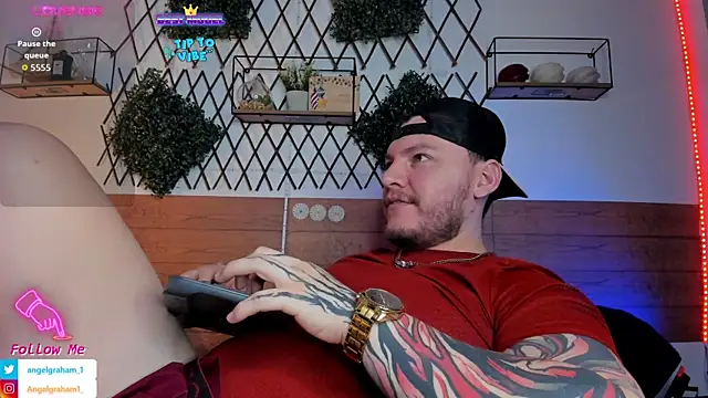 Angelgraham 1 online show from January 7, 2026, 5:04 pm