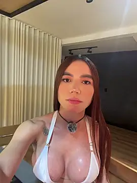 carolynnetrujillo online show from May 4, 2026, 1:56 am
