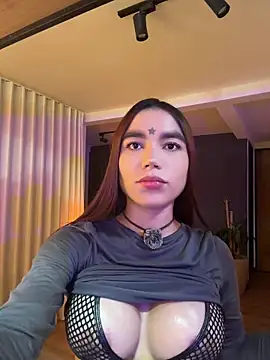 carolynnetrujillo online show from June 24, 2026, 3:27 am
