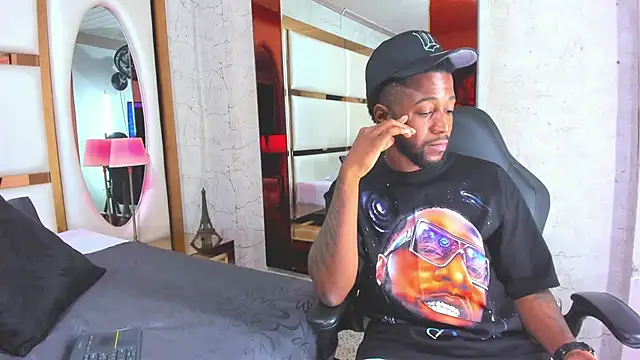 Snapshot of Drake_Nassir4 chatting on December 7, 2024, 11:01 pm Drake Nassir4 online show from December 7, 2024, 11:01 pm