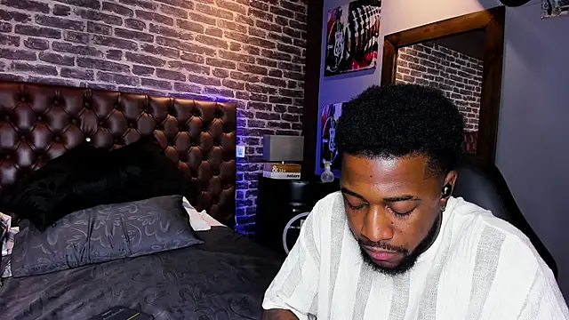 Snapshot of Drake_Nassir4 chatting on December 16, 2024, 8:58 pm Drake Nassir4 online show from December 16, 2024, 8:58 pm