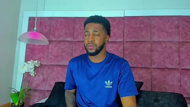 Snapshot of Drake_Nassir4 chatting on December 17, 2024, 5:04 pm Drake Nassir4 online show from December 17, 2024, 5:04 pm