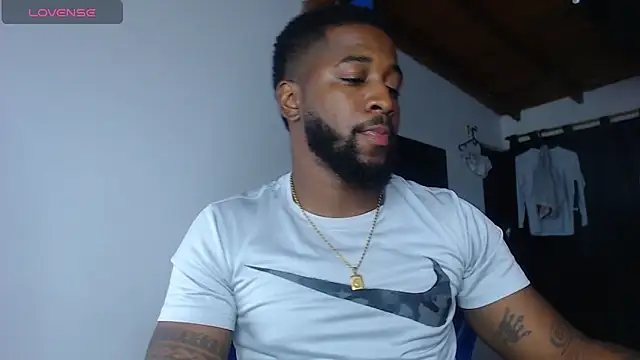 Snapshot of Drake_Nassir4 chatting on June 6, 2026, 5:23 am Drake Nassir4 online show from June 6, 2026, 5:23 am