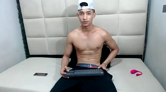 jose sexycumm online show from December 24, 2024, 7:55 pm