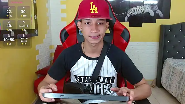 jose sexycumm online show from November 28, 2025, 8:22 pm