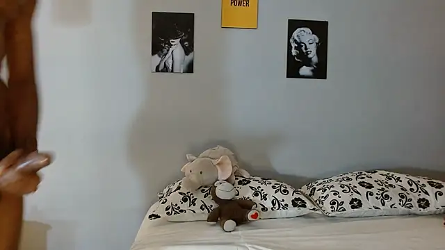 Snapshot of Kimandyuk chatting on December 10, 2024, 10:37 pm Kimandyuk online show from December 10, 2024, 10:37 pm