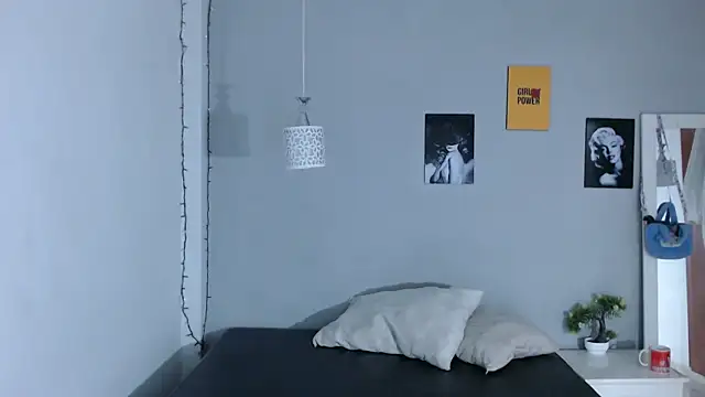 Snapshot of Kimandyuk chatting on January 14, 2025, 1:26 am Kimandyuk online show from January 14, 2025, 1:26 am