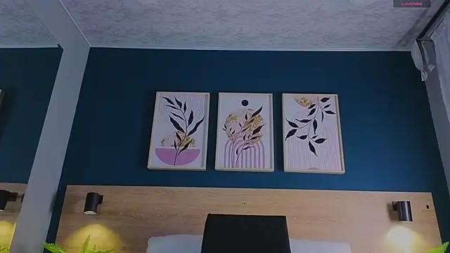 Snapshot of GabyPetit chatting on September 22, 2025, 8:00 pm GabyPetit online show from September 22, 2025, 8:00 pm