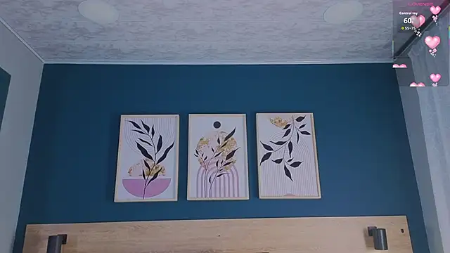 Snapshot of GabyPetit chatting on September 24, 2025, 8:01 pm GabyPetit online show from September 24, 2025, 8:01 pm