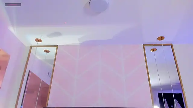 GabyPetit online show from November 29, 2025, 7:50 pm