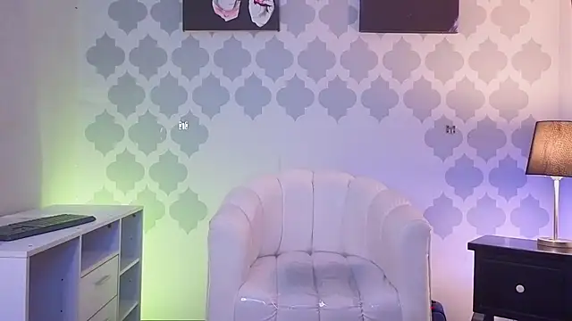 GabyPetit online show from July 3, 2026, 8:37 pm