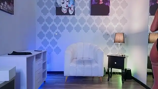 GabyPetit online show from July 14, 2026, 7:52 pm