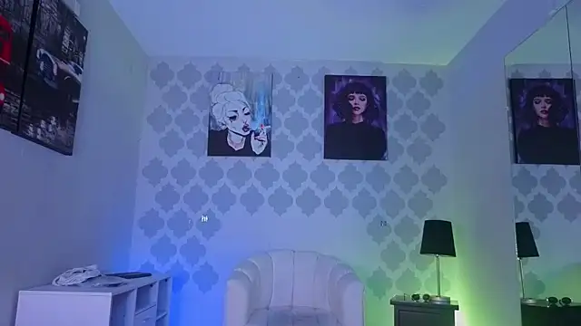 GabyPetit online show from August 4, 2026, 7:49 pm