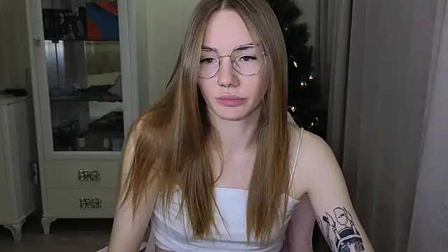 littlevildevil online show from December 13, 2024, 12:06 pm