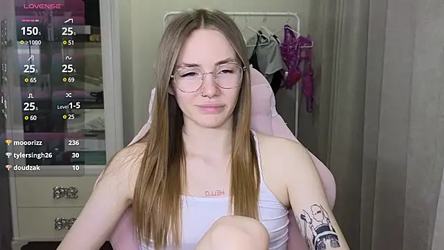 littlevildevil online show from February 6, 2025, 1:54 pm