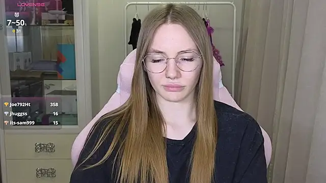 littlevildevil online show from March 10, 2025, 2:16 pm