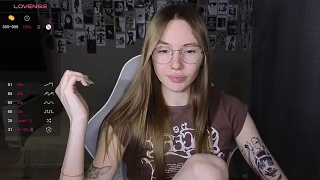 littlevildevil online show from April 28, 2026, 11:37 am