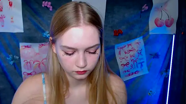 MademoiselleCl online show from March 7, 2026, 8:06 pm