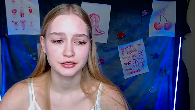 MademoiselleCl online show from March 8, 2026, 2:04 am