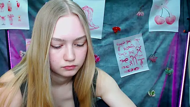 MademoiselleCl online show from March 24, 2026, 7:13 am