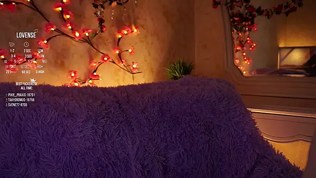 GillianDowdey online show from November 22, 2025, 3:05 am