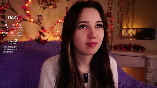 GillianDowdey online show from December 18, 2025, 2:28 am