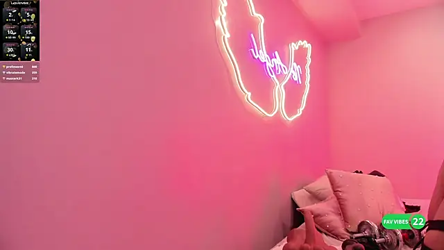 Snapshot of Ninna_monroe_ chatting on September 18, 2025, 4:20 pm Ninna monroe  online show from September 18, 2025, 4:20 pm