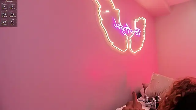 Snapshot of Ninna_monroe_ chatting on October 7, 2025, 4:15 pm Ninna monroe  online show from October 7, 2025, 4:15 pm