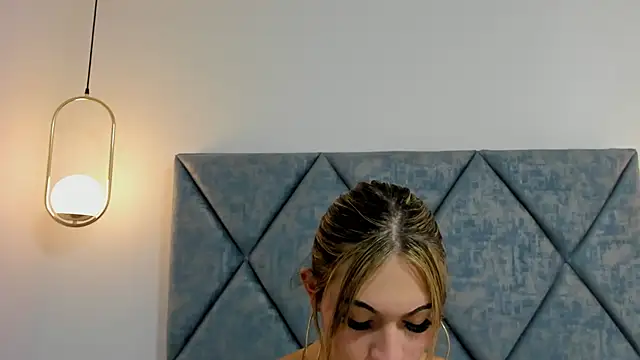Lizz Luna online show from December 7, 2024, 1:07 pm