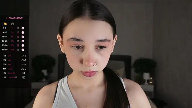 AislyEmbury online show from January 24, 2025, 7:07 pm