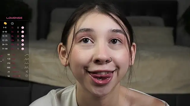 AislyEmbury online show from January 31, 2025, 10:10 pm