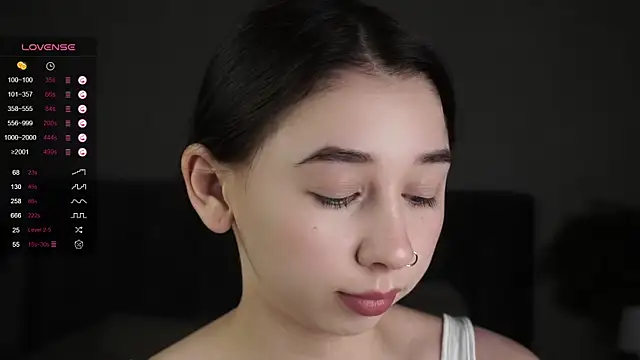 AislyEmbury online show from March 4, 2025, 7:22 pm