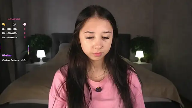 AislyEmbury online show from September 9, 2025, 4:01 am