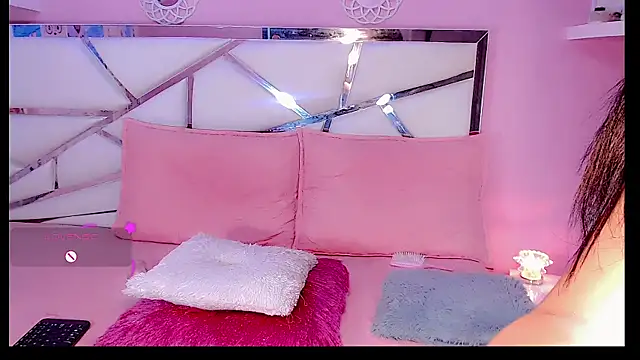 Snapshot of Valery_Sophiia chatting on December 20, 2024, 9:00 am Valery Sophiia online show from December 20, 2024, 9:00 am