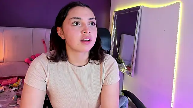 Snapshot of VickyBuunny chatting on February 7, 2025, 5:07 pm VickyBuunny online show from February 7, 2025, 5:07 pm