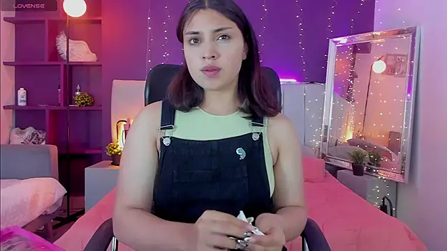 Snapshot of VickyBuunny chatting on March 17, 2025, 2:01 pm VickyBuunny online show from March 17, 2025, 2:01 pm