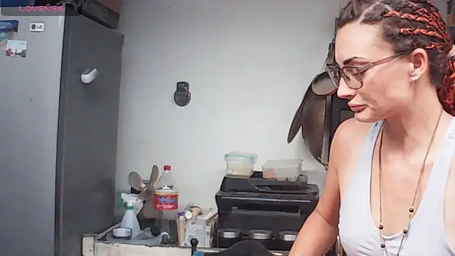 hornyhippies0080 online show from March 3, 2026, 2:01 pm