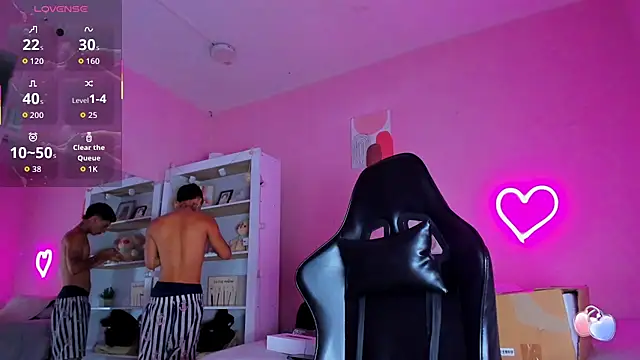 Snapshot of Ian_Castillo_ chatting on September 15, 2025, 11:21 am Ian Castillo  online show from September 15, 2025, 11:21 am
