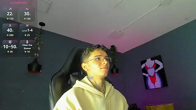 Snapshot of Ian_Castillo_ chatting on September 30, 2025, 11:26 am Ian Castillo  online show from September 30, 2025, 11:26 am