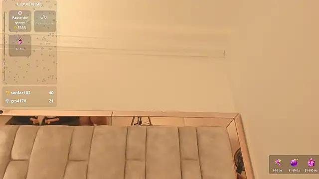 Oliviaa Evans online show from October 30, 2025, 10:38 am