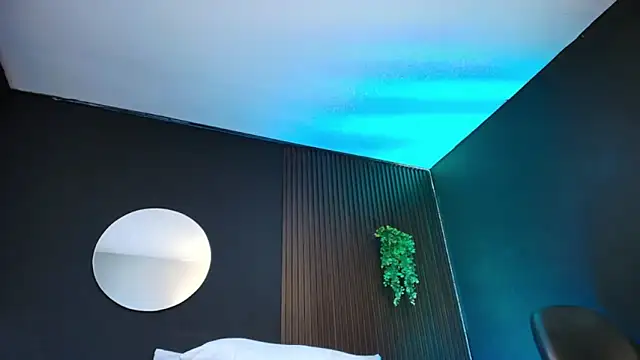 Aaron Jassell1 online show from September 11, 2025, 4:18 pm