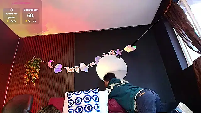 Aaron Jassell1 online show from October 22, 2025, 2:28 pm