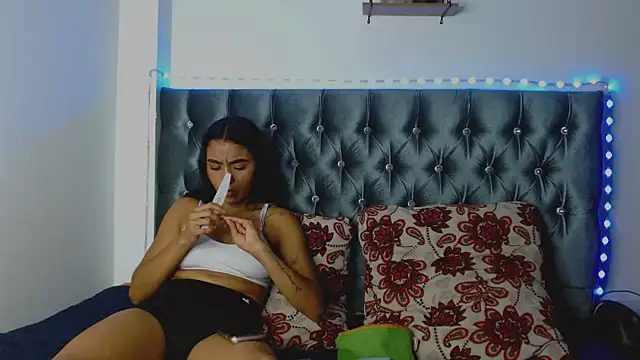 AntonellaAndNoah online show from March 7, 2025, 10:32 pm