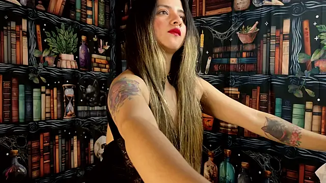 julietta   jackson online show from November 21, 2025, 9:24 pm