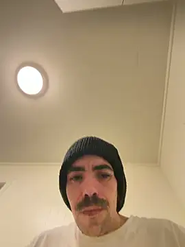 wolfwhite95 online show from February 28, 2026, 6:25 am