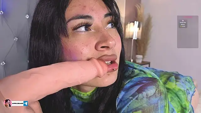 Snapshot of aprildreams19 chatting on October 30, 2025, 1:01 pm aprildreams19 online show from October 30, 2025, 1:01 pm