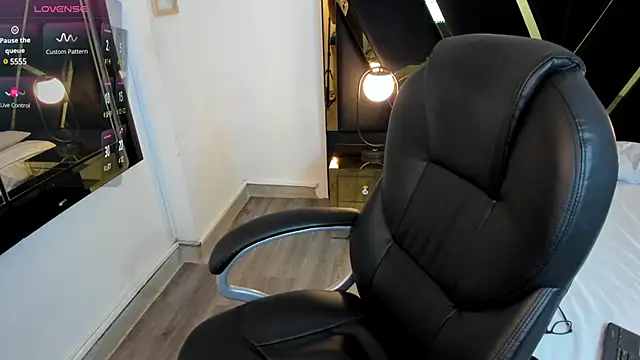 ninfomaria  online show from December 23, 2024, 10:33 pm