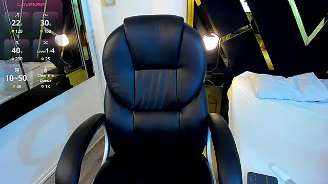 ninfomaria  online show from February 7, 2025, 9:04 pm