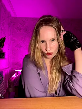 Snapshot of saint_cat25 chatting on November 8, 2025, 6:40 pm saint cat25 online show from November 8, 2025, 6:40 pm