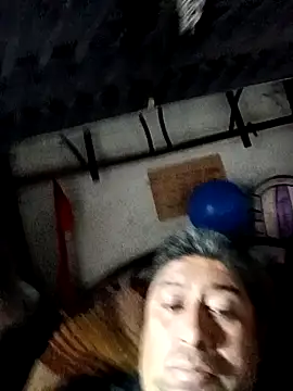 Snapshot of rayhot69 chatting on December 13, 2024, 4:38 pm rayhot69 online show from December 13, 2024, 4:38 pm